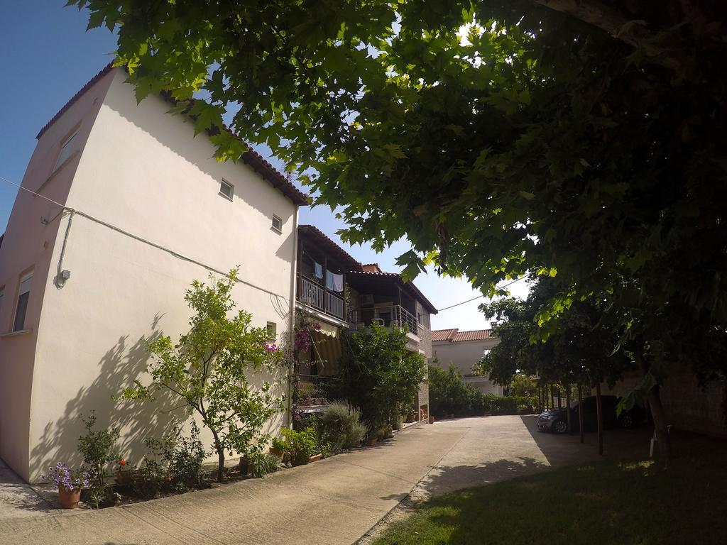 Ioannis Avrades Apartments Agiakampos  Exteriér fotografie